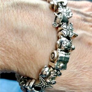 5 charms X 15$. Size 0.4”x 0.4”. Charms for 3 mm snake bone chain.